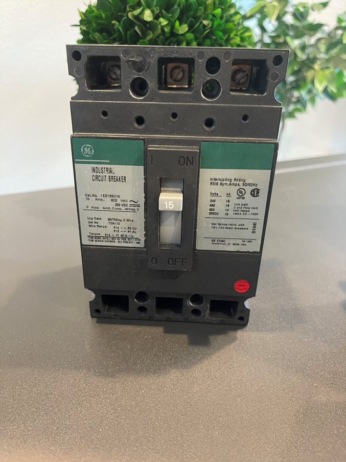 Ge Ted136015 3 Pole 15 Amp 600 Volt 14 Kaic Circuit Breaker - SPW