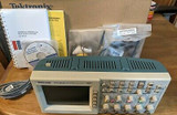 Tektronix Tds2024 O-Scope, 200Mhz, 2Gs/S 4Ch W/4 P2220 Probes, Comm. Module Used