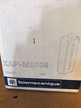 New Telemecanique Pushbutton Enclosure XAPM5508 8 hole