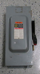 SQUARE D 100A 600V HEAVY DUTY SAFETY SWITCH SQUARE D 100A 600V HEAVY DUTY SAFETY SWITCH