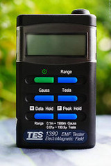 TES 1390 30 300 Hz Gauss Tesla Portable EMF Tester Electromagnetic Field Meter