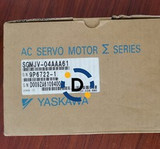 New Yaskawa Sgmjv-04aaa61 Servo Motor