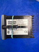 Surplus Honeywell Udc2500 Temperature Controller Dc2500-ce-0a0r-200-00000-e0-0