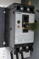 New Siemens Size 3 Combination 2 Speed Starter / Disconnect, NEMA-12 Enclosure