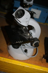 ZEISS KFZ 470412-000 MICROSCOPE WITH STAGE