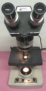Ao American Optical One-Ten Microscope & 10Xw.F. Eyepiece Achromat 100X 45X 10X