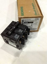 Siemens / Ite Q330 New Plug-In Circuit Breaker 3 Pole 30 Amp 120 Vac Box Of 4