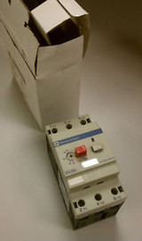 New Telemecanique Motor Circuit Breaker Gv3 M08