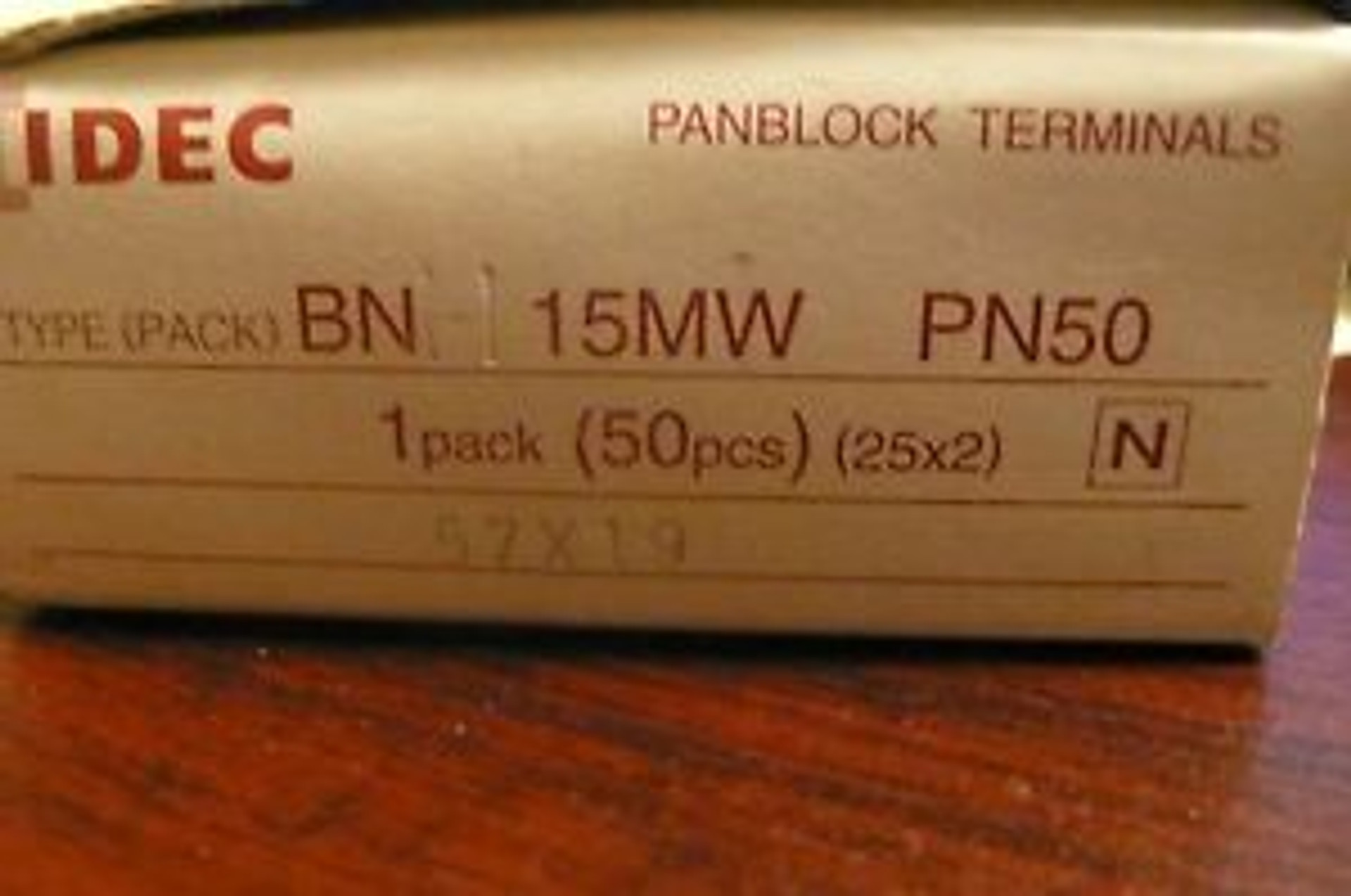 IDEC BNH15MW TERMINAL BLOCK DIN RAIL SPW Industrial