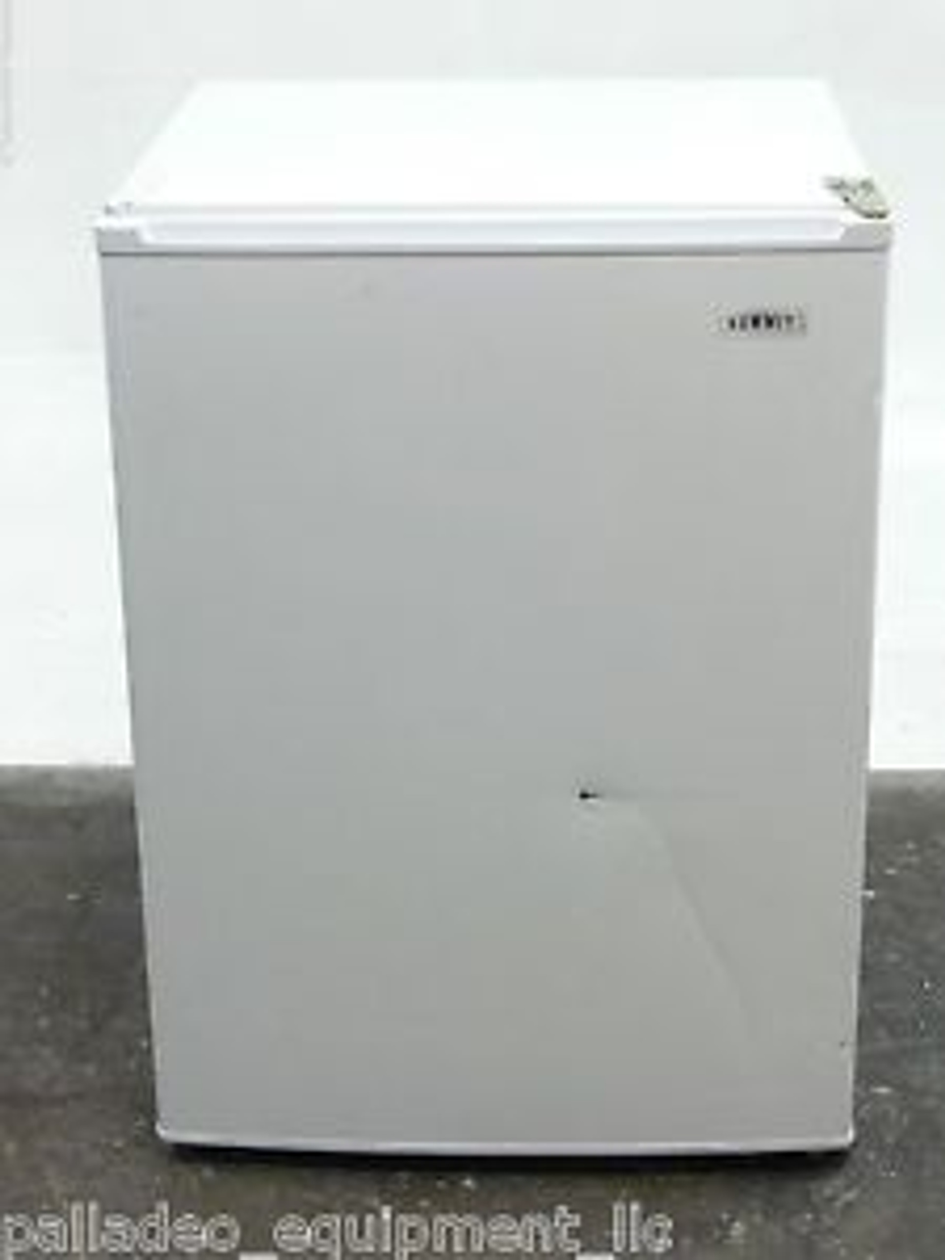 Buy - Summit CT70J White 24 Undercounter Compact Refrigerator / Freezer