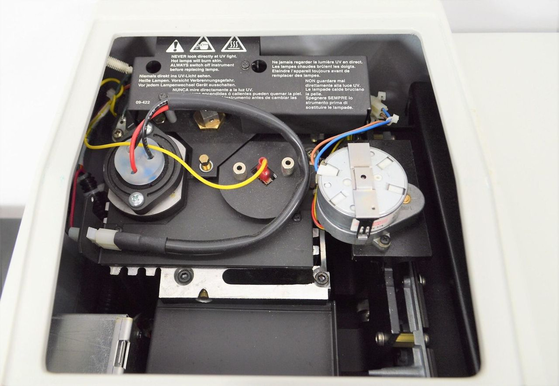 Agilent Varian Cary 300 Bio UVVis Spectrophotometer w/ PC & Cary WinUV