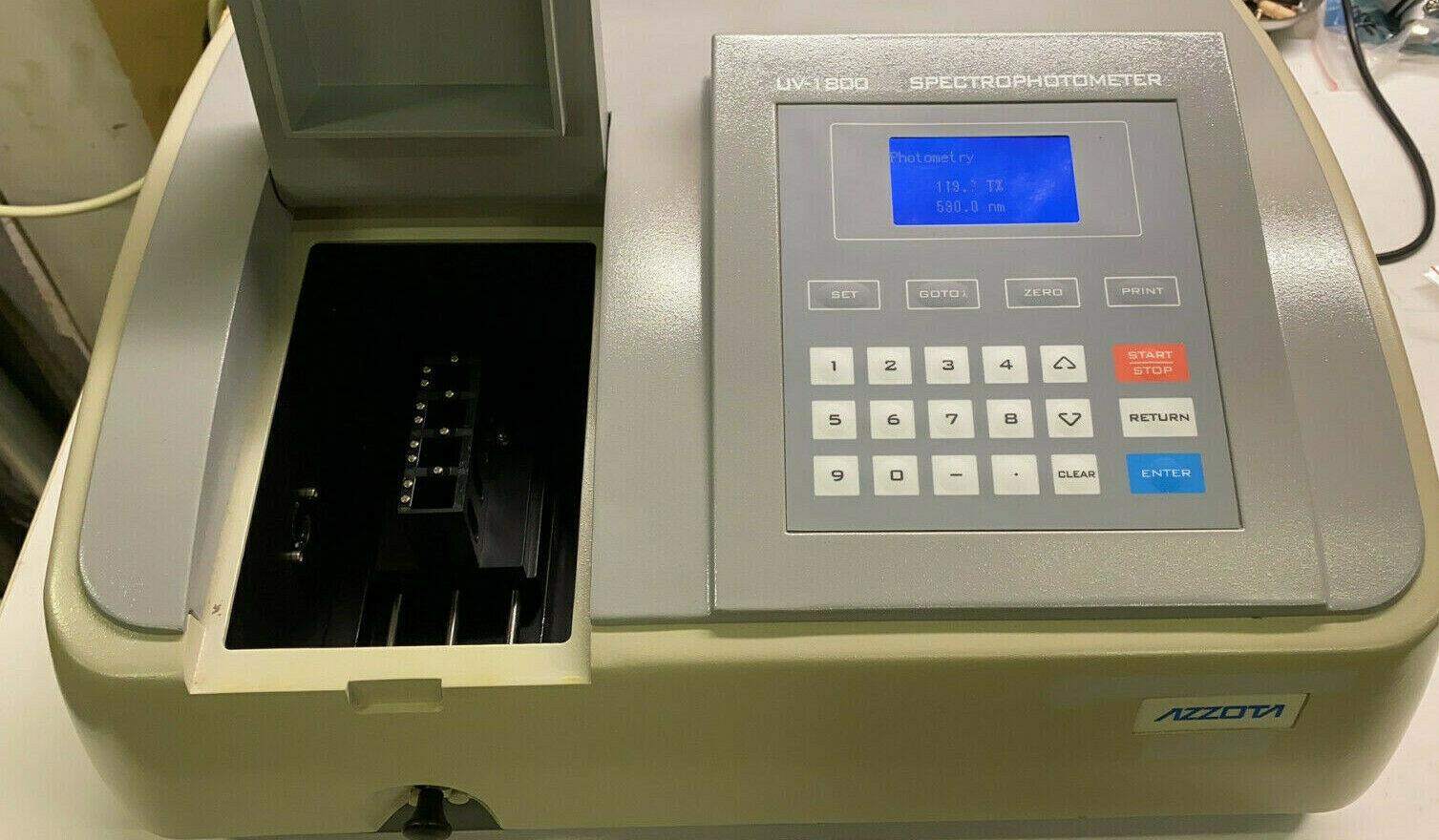 SHIMADZU UV1800 Scanning Spectrophotometer