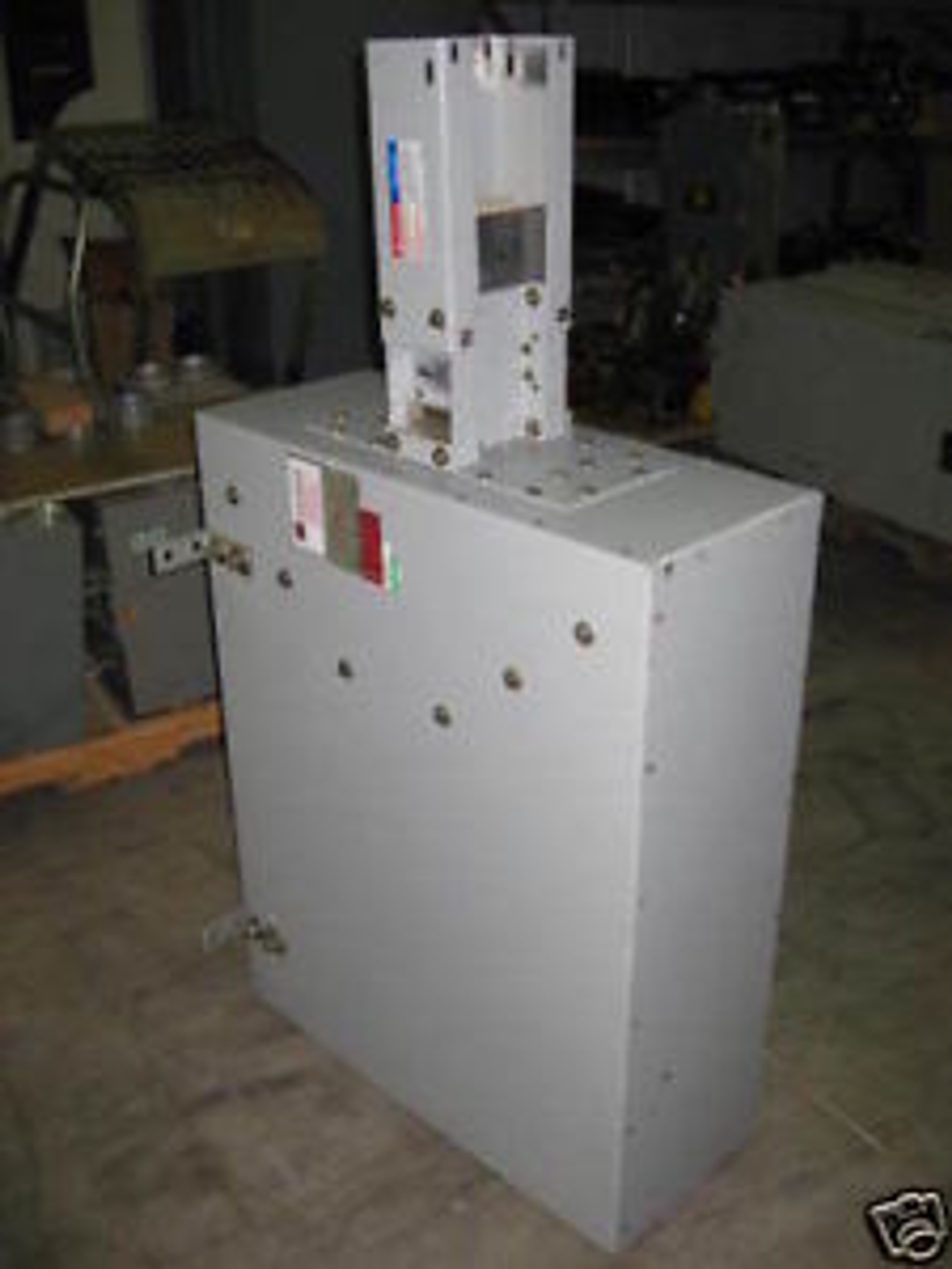 Eaton Cutler Hammer 1200 Amp 480V Busway End Tap Box 4W PowRWay Iii