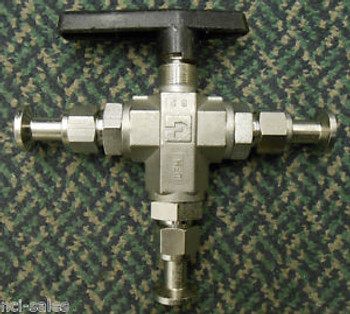 PARKER THREE WAY BALL VALVE WITH 3x 1/2 SANITARY FITTINGS