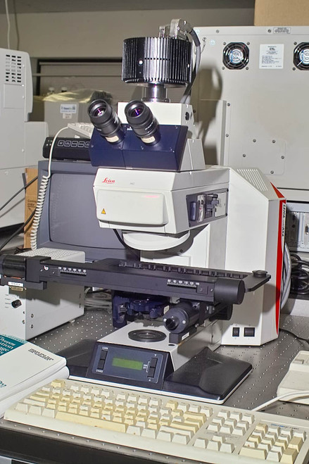 LEICA DMRXA UPRIGHT FLUORESCENCE MICROSCOPE WITH 8-SLIDE MOT STAGE AND PC-CONTROL IMAGE PRO