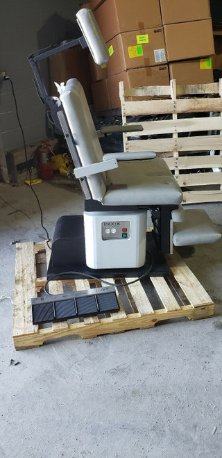 Enochs Power 6000 Exam Table