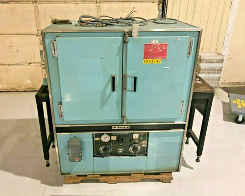 Blue M Pom-136C-1, 240V, 650 Deg. Lab Oven Furnace