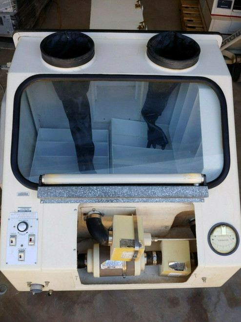 Labconco Glove Box Enclosure With Hepa Filter And Vacuum Enclosure