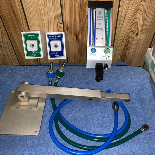 Belmed Dental Nitrous Oxide Flowmeter, Hoses, Metal Wall Brackets&Outle
