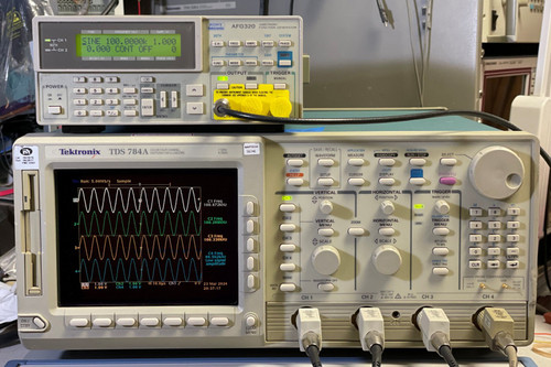 Used Tektronix TDS784A Oscilloscope 1GHz 4GSs 13 1F 1M 2F - Product Image