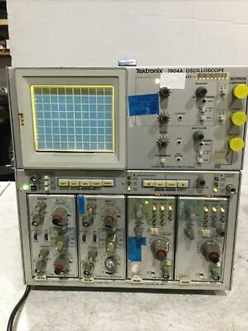 Tektronix 7904A Oscilloscope Mainframe W/ 2 Dual Trace Amplifier And 2 Time Base