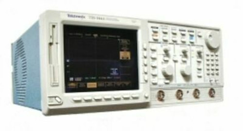 Tektronix Tds544A 500Mhz, 1Gs/S. 4 Ch, Digitizing Oscilloscope