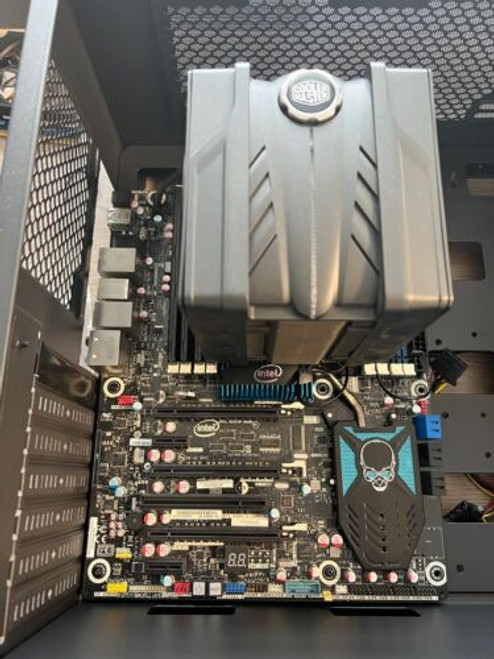 Intel Dx79Si, Lga 2011 + I7-3930K Cpu @ 3.20Ghz + Cooler Master 212 Evo Cooler