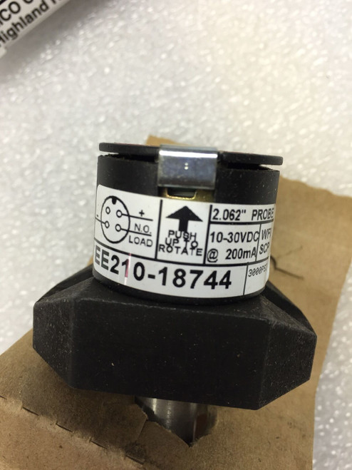 Namco Proximity Switch Cylindrical No 3Wdc Ee210-18744