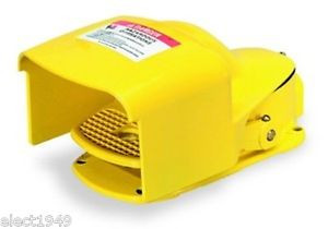 9002Aw15 Square D Foot Switch 600Vac .6Amp 3/4Npt Dpdt Pedal Sheild