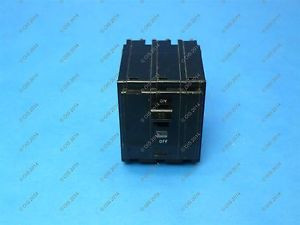 SQUARE D QO330 CIRCUIT BREAKER 3 POLE/30 AMP/240 VAC W/VISI TRIP LNC