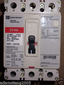 Cutler Hammer circuit breaker ED3125 125 amp 3 pole CHIPPED SWITCH & FACE