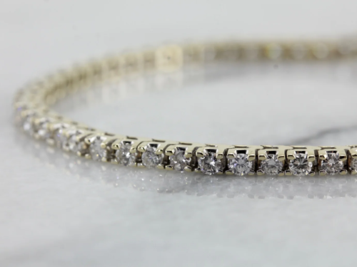 Timeless Sparkling Diamond Tennis Bracelet