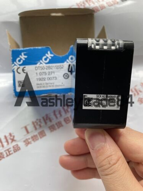 1Pcs New Sick Sensor Dt50-2B215552