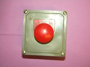 Square D 9001-KY1 Enclosure w/ 800T-D6 Series A Pushbutton 9001KY1 800TD6