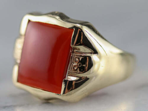 Bold Men'S Carnelian And Gold Ring