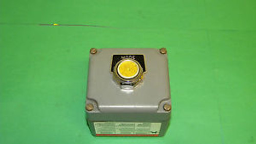 Square D 9001-KY1 Push Button Enclosure w/(1) Yellow Push Button 9001KY1