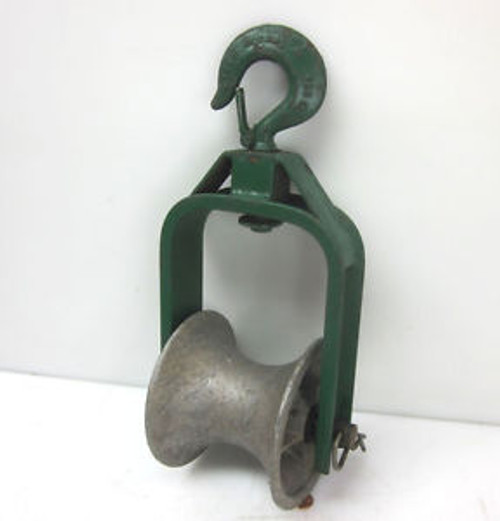 GreenLee 650 6 Hook-Type Cable Sheave Puller Pulley  4000 lb Cap. Old-Style