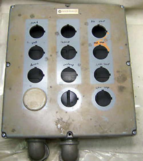 (DO) 1 USED Allen Bradley 12 Hole Enclosure 800T-12TZ