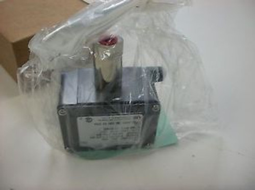 United Electric Controls Pressure Switch J6 230