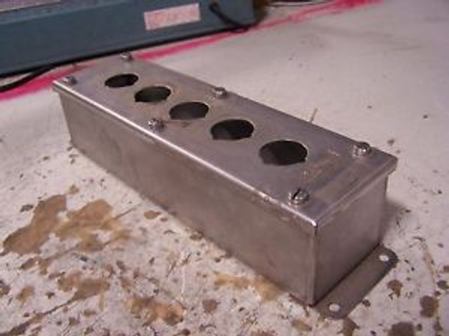 ALLEN BRADLEY 800H-5HZ4 5 HOLE STAINLESS STEEL PUSHBUTTON STATION