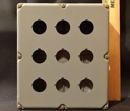 NEW SQUARE D  9-HOLE CONTROL STATION  ENCLOSURE NEMA TYPE 13