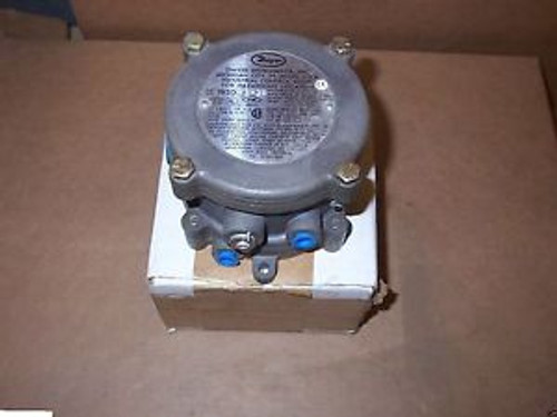 Dwyer 1950-1-2F Explosion Proof Pressure Switch NEW