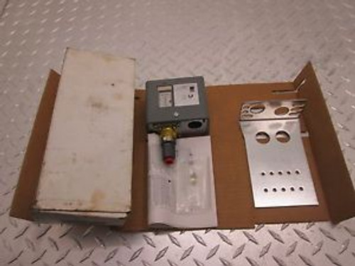 Johnson Controls 970Ka-7 High Pressure Lockout Control W/ Mounting Hardware