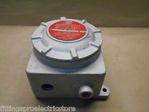 CROUSE HHINDS GUB01 10 010SA JUNCTION BOX WITH 1/2 HUB ON LEFT AND 3/4 KO RIGHT