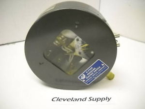 Johnson Controls P-7230-3 Pressure Electric Switch 0-20 Psi New Condition In Box