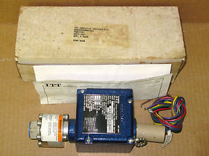 New Neo-Dyn Itt 100P44Cc6 Pressure Switch 50 - 300 Psi