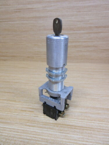 Killark C-10508-3 Keyed Selector Switch C105083
