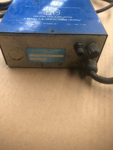 Industrial Devices D2502B Cylinder Control Electric Includes Electric Cylinder