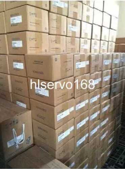 1Pcs New Yaskawa Ac Servomotor Sgmas-04A2A21-Y2