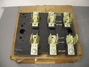 CUTLER-HAMMER FUSE BLOCK CAT#10982H5A4 250V 60A 3POLE New